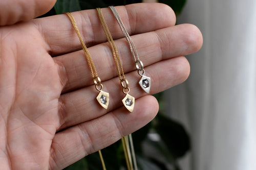 Collar de diamantes rompelanzas