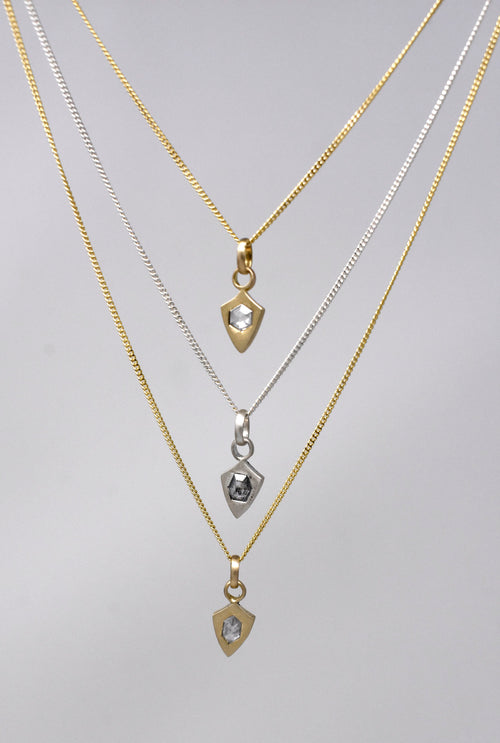 Collar de diamantes rompelanzas