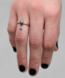 锡兰蓝宝石堡垒戒指