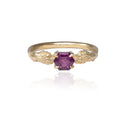 Stronghold 戒指，镶嵌有葡萄石榴石